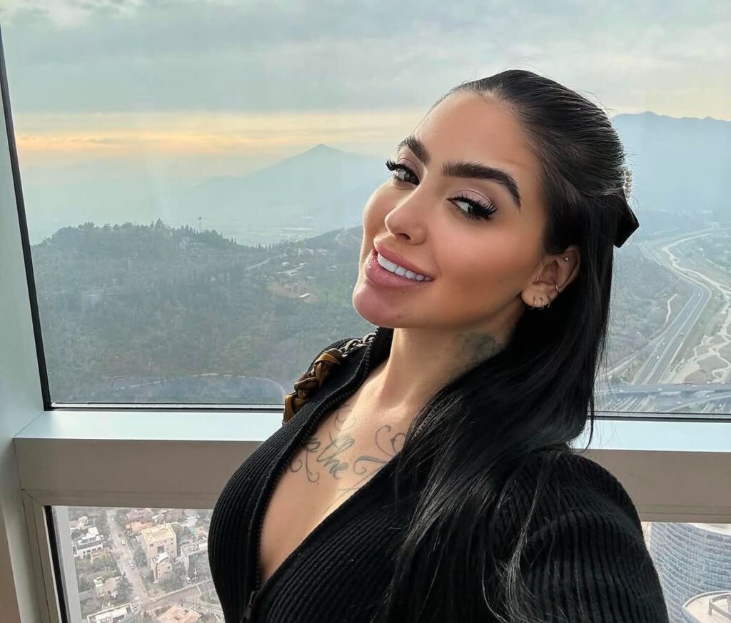 Mc Mirella levanta suspeitas sobre nova gravidez com publicação enigmática