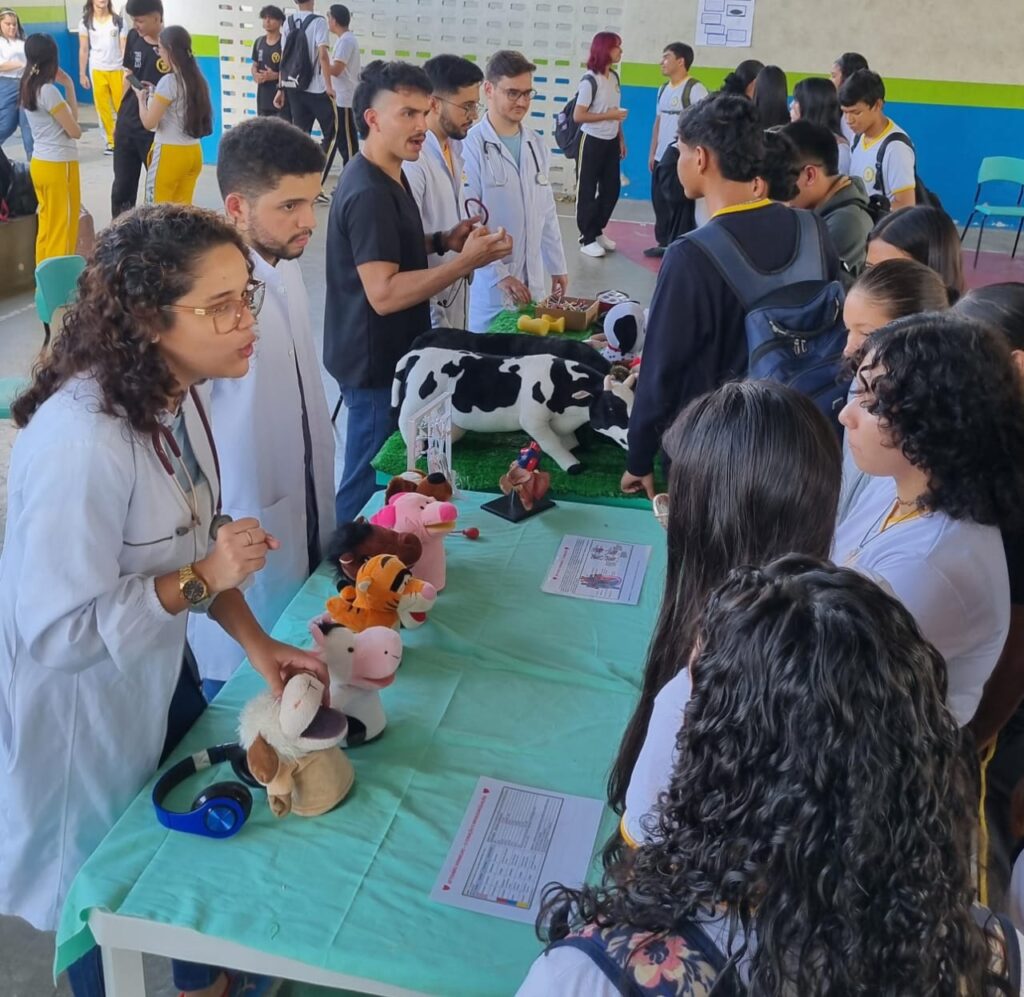 Show de Conhecimentos: jornadas de ensino levam sabor do campo, sons do coração, qualidade do ovo e muito mais nas escolas do interior da Amazônia