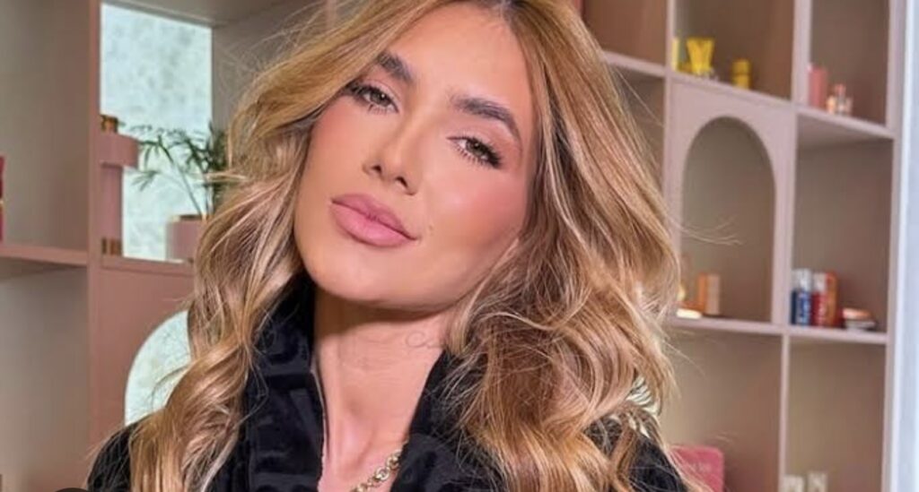 Mãe de Virginia Fonseca e Padre Patrick se desentendem na web