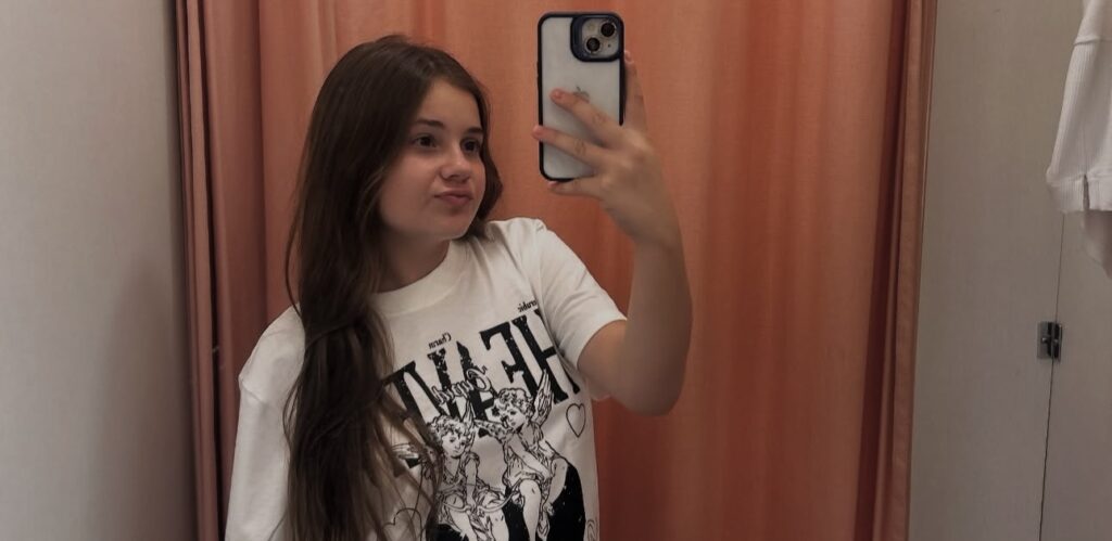 Nathalia Serena Retorna às Redes Sociais Após Breve Afastamento