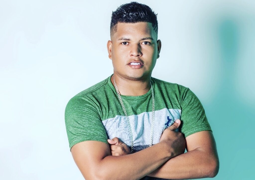 A Trajetória Inspiradora de Ronny Big Boy: Do Pé de Manga ao Coração do Brasil