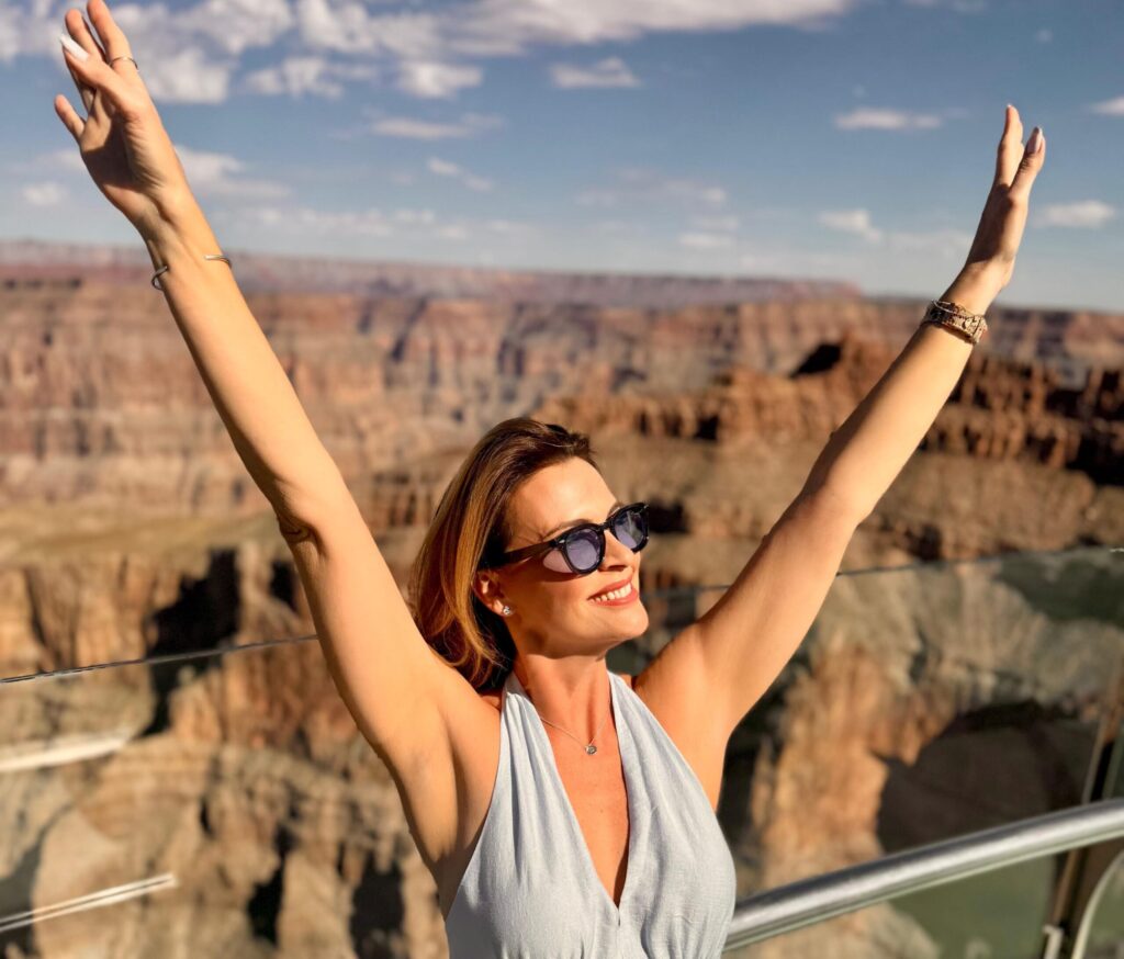 Dani Stolai grava série nos EUA para novo programa na Record News Dani Stolai grava série nos EUA para novo programa na Record News