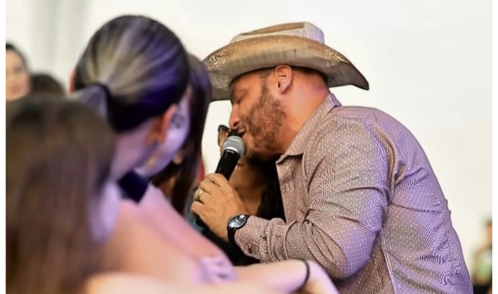 Raphael Barreiro: Da MPB ao Sertanejo – A Jornada de um Artista em Busca de Seu Espaço