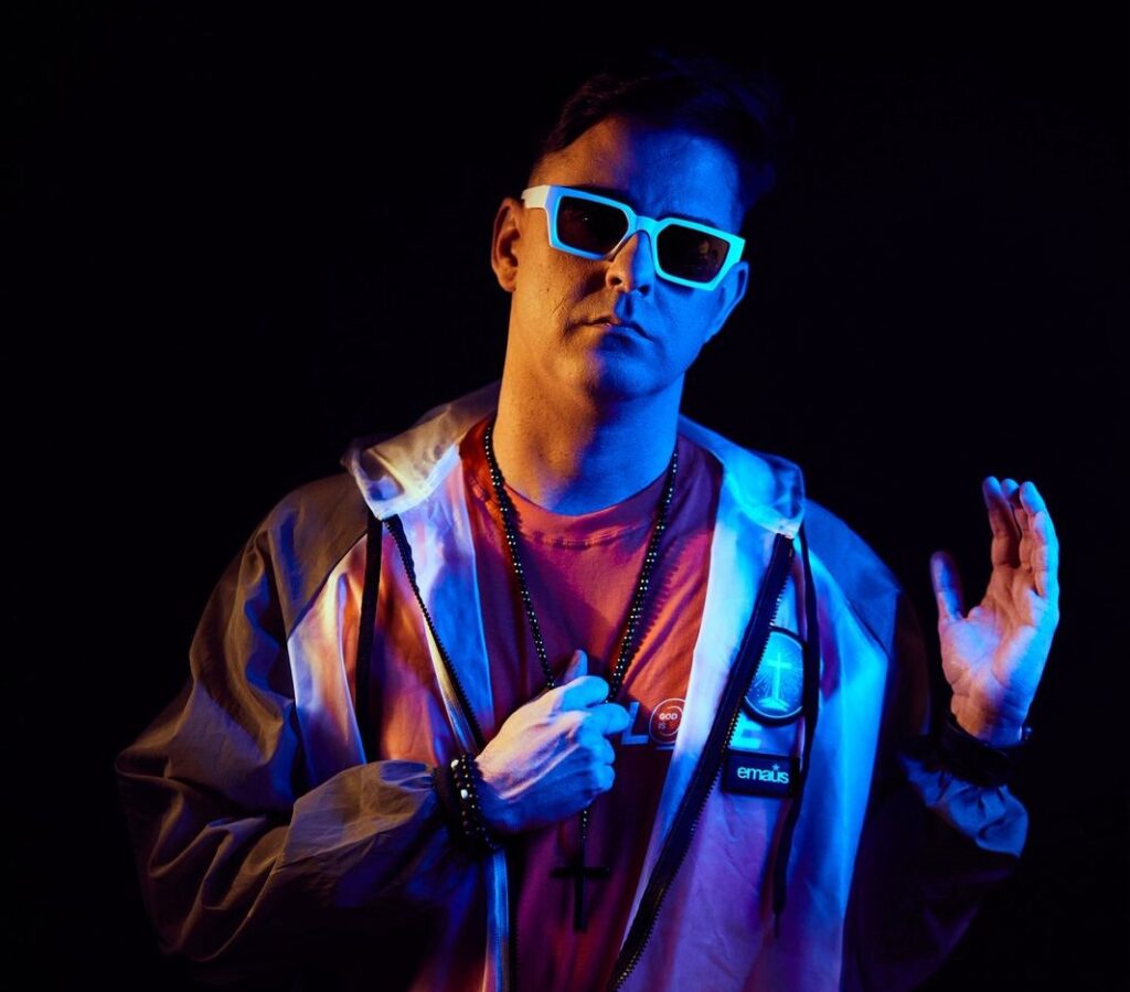 Videoclipe de “Carlo Jovem do Céu”, de Nonah, ex-vocalista da banda Kasino, já está disponível nas plataformas digitais Videoclipe de “Carlo Jovem do Céu”, de Nonah, ex-vocalista da banda Kasino, já está disponível nas plataformas digitais