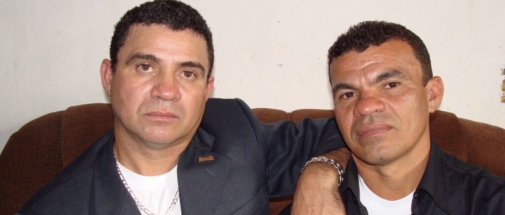 Dupla Sertaneja Carlos e Adriano: Uma Jornada Musical de 20 Anos Dupla Sertaneja Carlos e Adriano: Uma Jornada Musical de 20 Anos