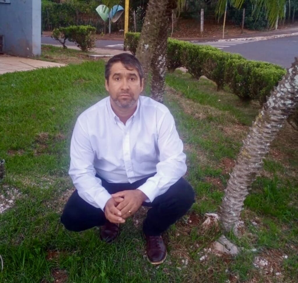 A Trajetória de Cleomar Jonas Gonçalves: O Sonho de um Cantor Consagrado A Trajetória de Cleomar Jonas Gonçalves: O Sonho de um Cantor Consagrado