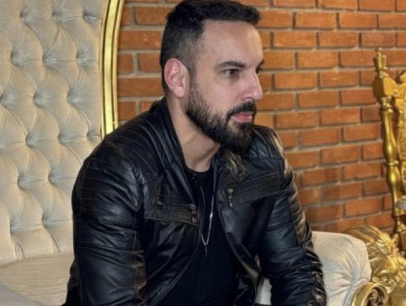 Denis Marques une rock, worship e adoração em nova fase da música gospel Denis Marques une rock, worship e adoração em nova fase da música gospel